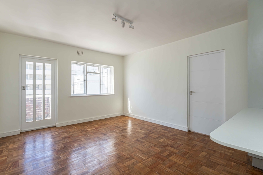 To Let 2 Bedroom Property for Rent in Sea Point Western Cape